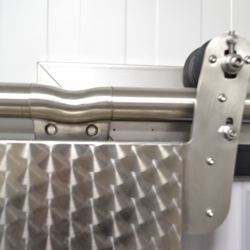 Hygienic and fast: FlexTrack now also available with electric operation