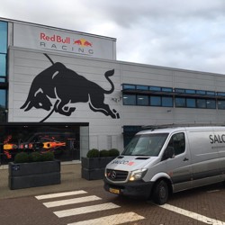 Salco "Silberpfeil" bij Red Bull Racing!